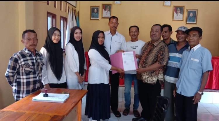 Satu Hari menjelang penutupan pendaftaran Kepala Desa, Tiga Bakal Calon Kepala Desa Pematang Baru serahkan berkas pendaftaran Calon Kepala Desa.