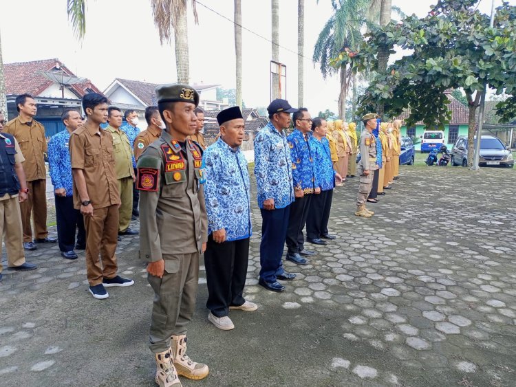 Apel Bulanan diKecamatan Palas,  Camat Palas selaku Pembina.