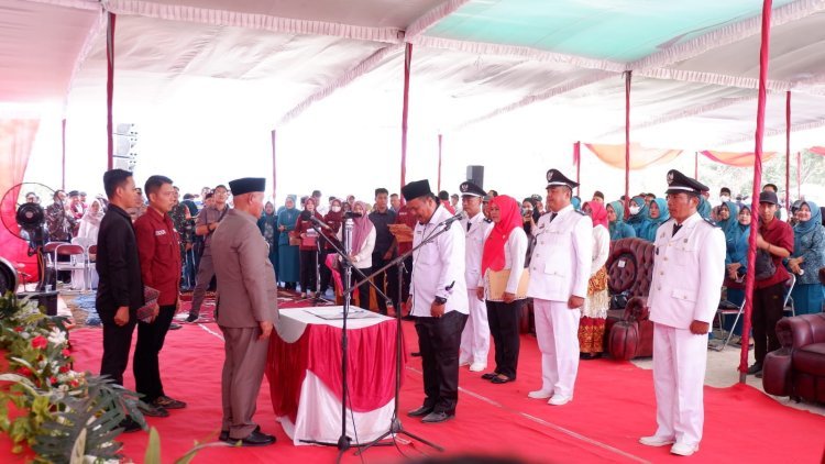 Bupati Lampung Selatan Nanang Ermanto Ingatkan Kepala Desa Terpilih Agar Tidak Terkotak Kotak Saat Memimpin diDesanya.