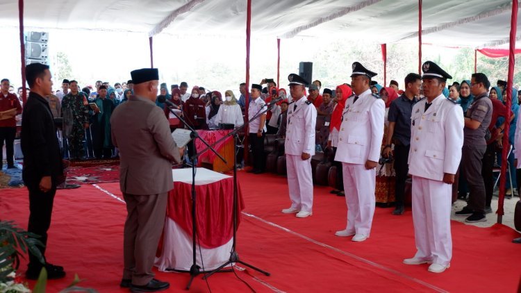 Bupati Lampung Selatan Nanang Ermanto Ingatkan Kepala Desa Terpilih Agar Tidak Terkotak Kotak Saat Memimpin diDesanya.